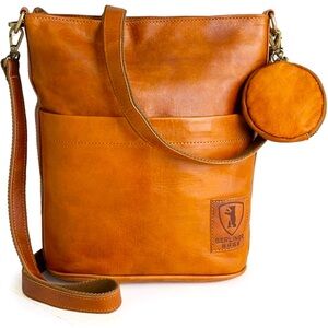 Berliner bag. Leather. Adjustable crossbody strap and shorter strap.